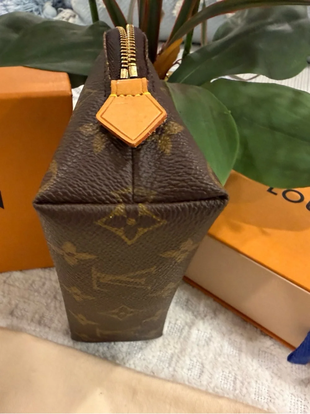 Louis Vuitton Monogram Cosmetic Pouch - EUC! - Picture 8 of 12